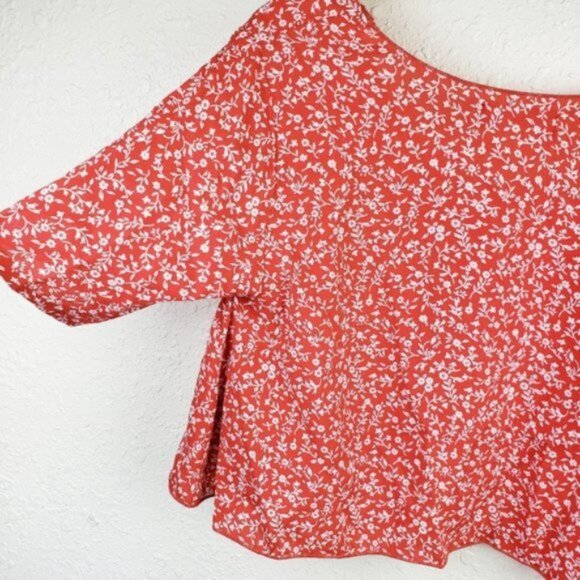 Revolve OTIS & MACLAIN Cropped Floral Top Blouse Oversized size XS Microfloral - Picture 7 of 11